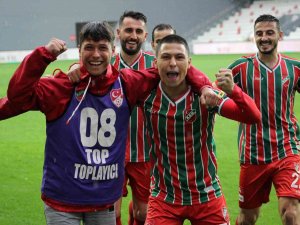 Golünü Attı, Kardeşine Koştu