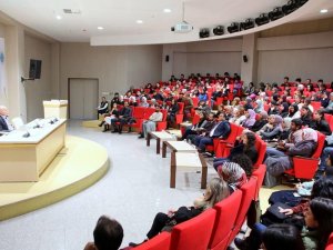 Üniversitede “Günlerden Öğretmen” Söyleyişi