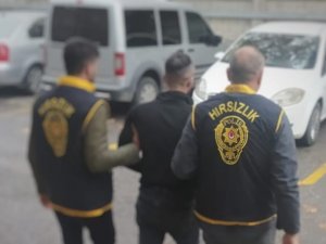 Uslanmaz Hırsız Kameralara Yakalandı