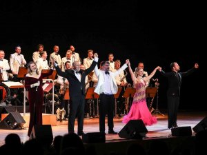 İ̇ş Sanat, Frank Sinatra Şarkılarını Seyirci İle Buluşturdu