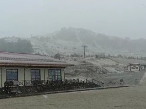 Karabük’ün Yüksek Kesimlerinde Mevsimin İlk Karı Etkili Oluyor