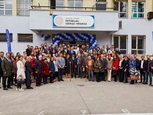 Mezun Olduğu Okulun Öğretmenleriyle Bir Araya Geldi