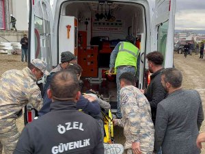 Batman’da, Gültepe Mahallesinde İnşaat Çalışmaları Devam Eden Esentepe Külliyesinin İskelesi Çöktü, Çok Sayıda Yaralı Var.