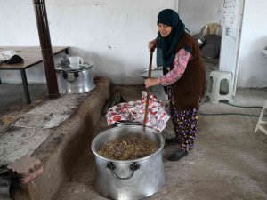 Lapseki’de 50 Yıllık Cuma Geleneği