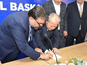İ̇yi̇ Partili Büyükşehir Belediye Meclis Üyesi Karaboğa, Ak Parti’ye Geçti