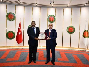 Yargıtay Başkanı Akarca, Küba Cumhuriyeti Yüksek Halk Mahkemesi Başkanı Ferro Ve Beraberindeki Heyeti Kabul Etti