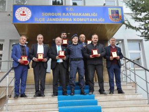 Kamera Taktıran Muhtarlar Plaketle Ödüllendirildi