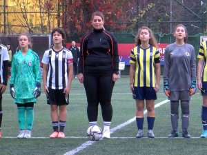 Maltepe’de Kadın Yönelik Şiddete ’Bjk-fb Farkındalık Maçı’ İle Dikkat Çekildi