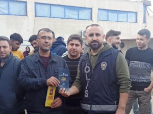 Polis, Erkekleri "Kadına El Kalkmaz" Diyerek Uyardı