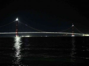 1915 Çanakkale Köprüsü Kadına Yönelik Şiddetle Mücadele İçin Turuncuyla Aydınlatıldı