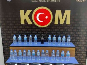 Baskın Yapılan Evde Litrelerce Etil Alkol Ele Geçirildi