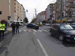 Tekirdağ’da İki Aracın Çarpıştığı Yaralamalı Kaza Kamerada