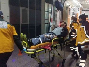 Kırmızı Işıklarda Beklerken Motosikletle Gelen Kişinin Silahlı Saldırısına Uğradı