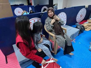 Karnındaki Bebeği İle Depreme Yakalandı