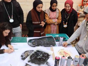 İ̇talyan Ressam Savaş Mağduru Çocukları Resmetti