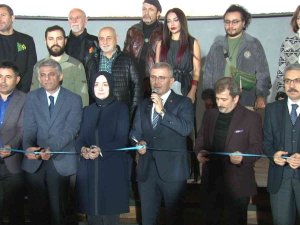 Üsküdar’da İ̇skender Pala’nın 13 Romanı 13 Resme Dönüştü