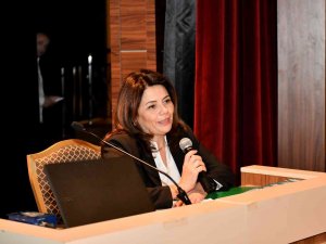 İ̇stanbul Barosu Başkanı Filiz Saraç Esenyurt’ta Seminer Verdi