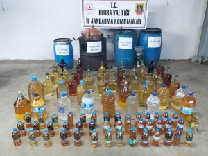 Evlerini Sahte Alkol Üretim Tesisine Çevirmişler