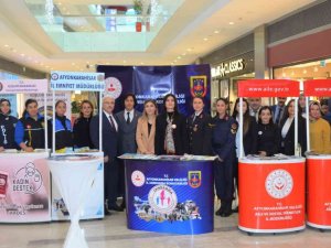 Kadına Şiddetle Mücadeleyi Stant Açarak Anlattılar