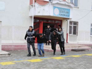 Yozgat’ta Başkasının Yerine Ehliyet Sınavına Girmeye Çalışan Şahıs Pencereden Atlayıp Kaçtı