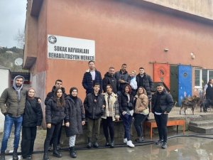 Rehabilitasyon Merkezindeki Hayvanları Unutmadılar
