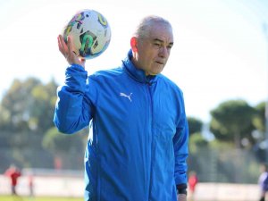 Rıza Çalımbay: “Önümüzdeki 4 Maç Çok Önemli”