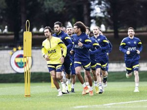 Fenerbahçe Çalışmalarına Devam Ediyor