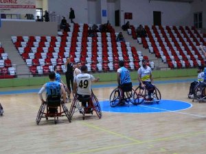 Tekerlekli Sandalye Basketbol 1. Ligi: Muş Besk: 70 Antalya Asat: 63