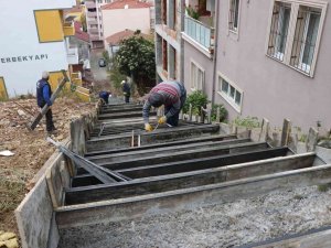 Yaya Ulaşımının Rahatlaması İçin O Sokakta Merdiven Yapılacak