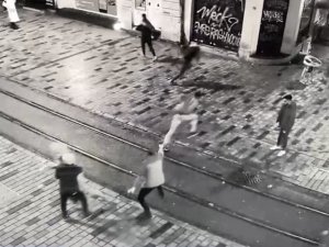 Beyoğlu’nda 1 Kişinin Öldüğü Kavganın Görüntüleri Ortaya Çıktı