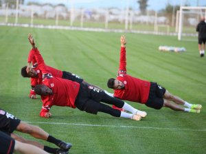 Sivasspor Günü Çift İdmanla Tamamladı