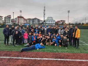 İ̇l Şampiyonluğuna Baklavalı Kutlama