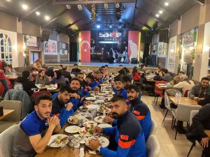 Kars 36 Spor’a Moral Yemeğe Verildi