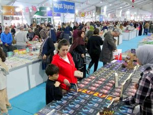 Osmaniye’de Kitap Fuarı’na Yoğun İlgi