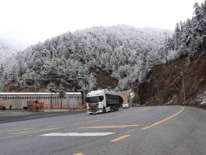 Zigana Dağı Beyaz Gelinliğini Giydi