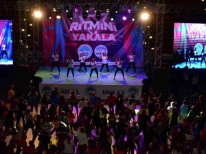 Büyükşehir Spor A.ş. İle Yüzlerce Kadın Ritmi Yakaladı