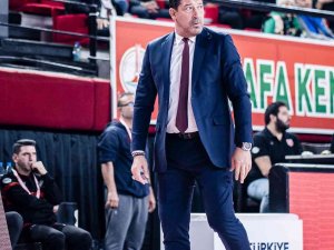 Pınar Karşıyaka, Evinde Güldü