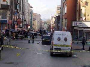 Küçükçekmece’de Kız Kaçırma Kavgası Kamerada: 3 Yaralı