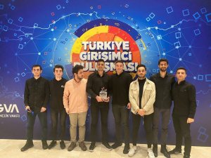 ‘Üniversite Girişimcilik Kulüp Ödülü’ Sahibi Dou Teknoloji Takımı Oldu