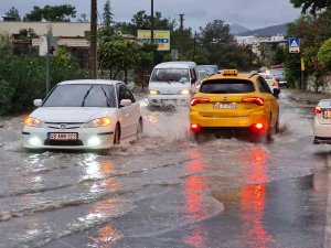 Marmaris, Bodrum Ve Datça İçin Kuvvetli Yağış Uyarısı