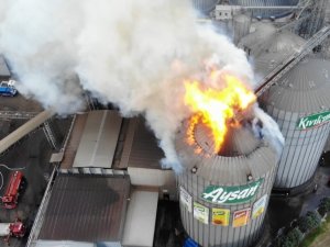 Edirne’de Yağ Fabrikasındaki Yangın Ürkütücü Boyuta Ulaştı