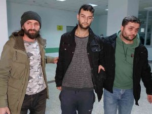 Kendisini Bıçaklayan Üniversite Öğrencisini Öldüren Genç Adliyeye Sevk Edildi