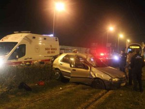 Tramvay Yoluna Giren Otomobil Takla Attı