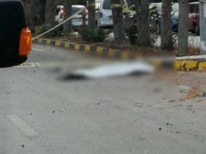 Refüje Çarpan Motosiklet Sürücüsü Hayatını Kaybetti