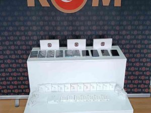Elbistan’da Kaçak Telefonlar Ele Geçirildi