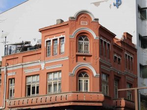 Asırlık Bina Hamamyolu’nun Tarihine Şahitlik Etmeye Devam Ediyor