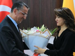 Diş Fakültesi Dekanlığında Görev Değişimi