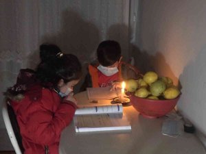 Ev Sahibi Çıkarmak İstediği Kiracılarını Karanlıkta Susuz Ve Elektriksiz Bıraktı