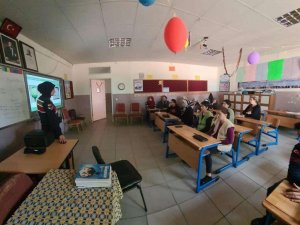 Yenipazar’da Öğrenci Velileri Jandarma Tarafından Bilgilendirildi