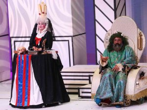 ‘Huysuz’ Aşt Doğu Garajı Sahnesi’nde İlk Kez Perde Açtı